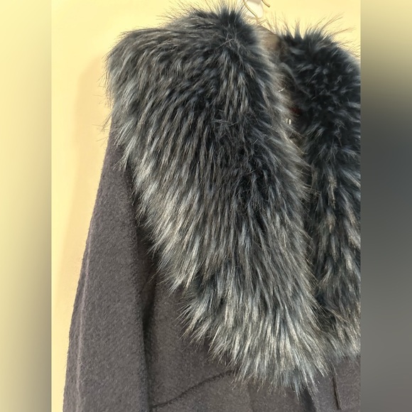 Novelti wool and faux fur trimmed luxurious long coat satin lined size 16 - Picture 6 of 14